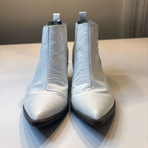 Marc‎ Fisher Rental 2 Women's White Pointed Toe Crocodile Booties Heels Size 8.5 - Picture 4 of 10